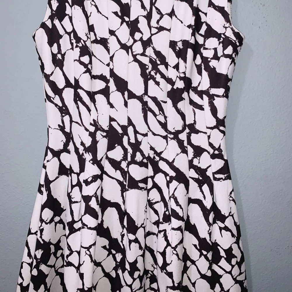 Dress - Picture 3 of 6
